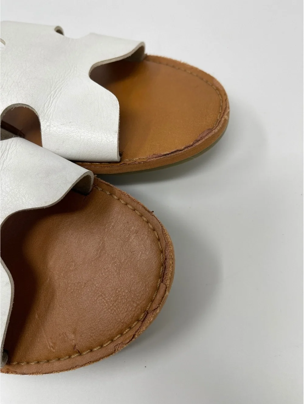 Universal Thread Womens White H Band Cutout Slide Sandals Flat Shoes Size 9.5